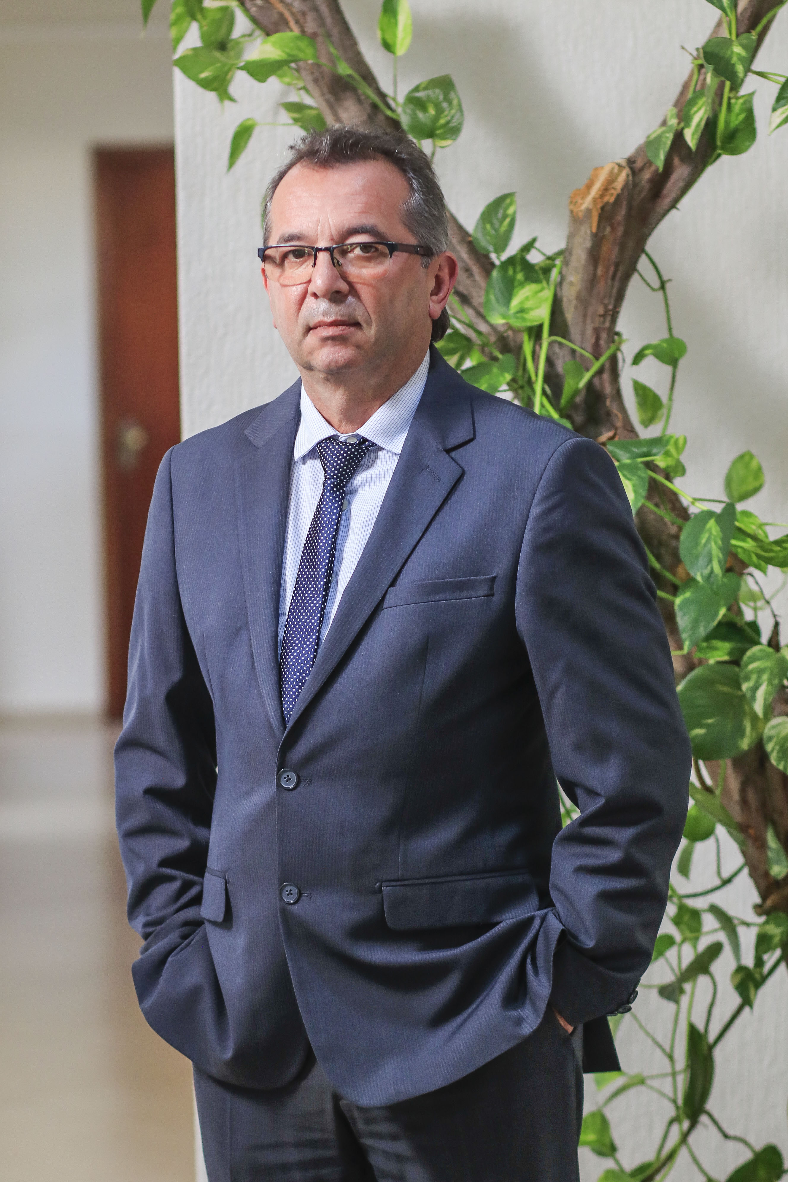 Dr. Esio Orlando Gonzaga de Araújo - Advogado Trabalhista em São Carlos